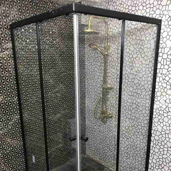 Shower cabin