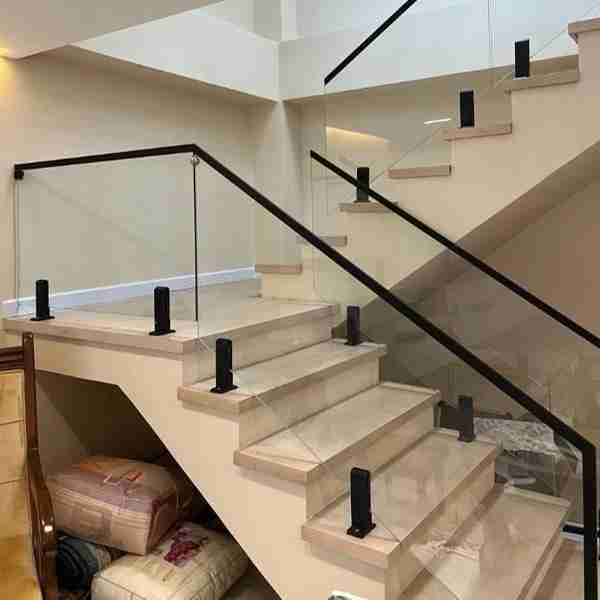 نرده شیشه ای